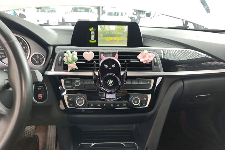 BMW 3 Series 2018 #13 BMW 3 Series 2018 car image #13