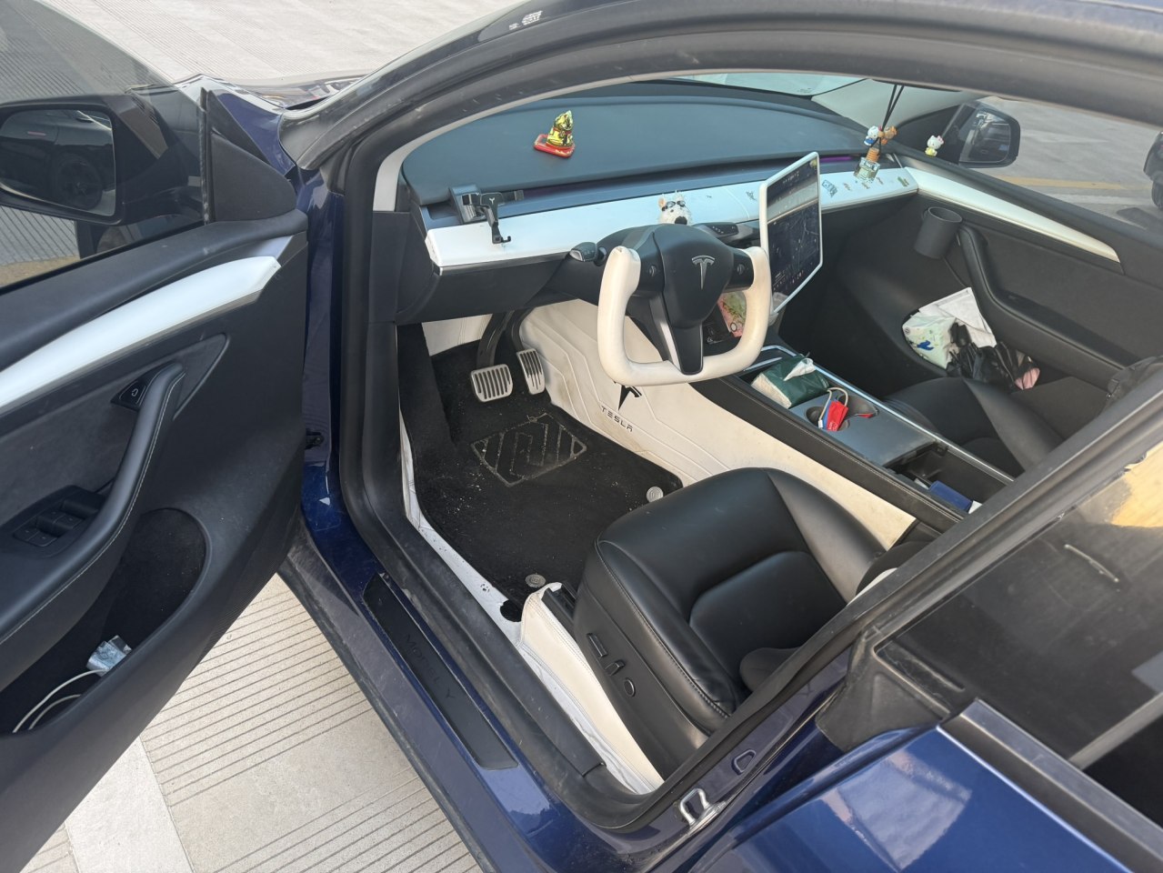 Tesla Model Y 2021 #4 Tesla Model Y 2021 car image #4