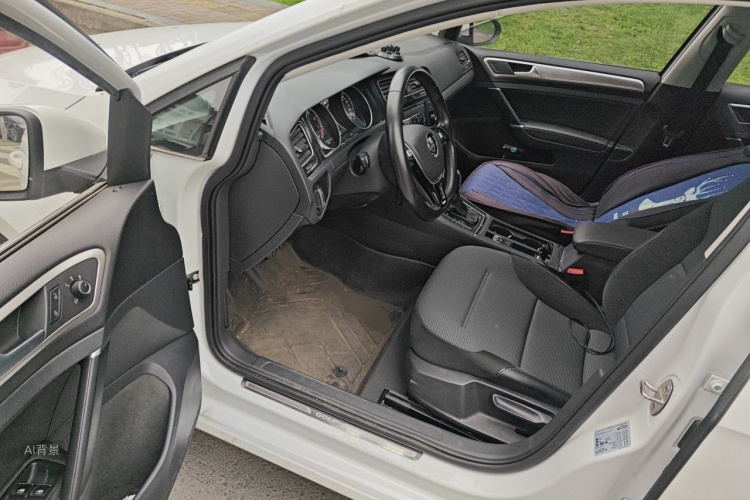 Volkswagen Golf 2018 car image #18