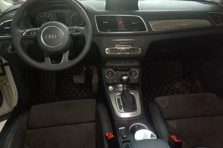 Audi Q3 2019 immagine di auto #11