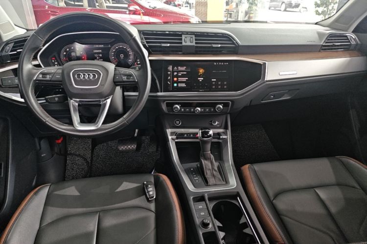 Audi Q3 2023 #11 Audi Q3 2023 car image #11