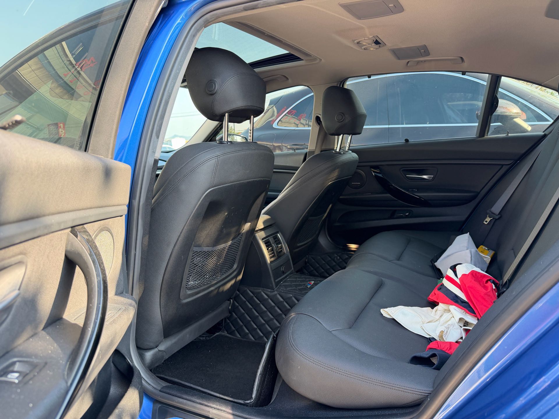 BMW 3 Series 2019 car image #6