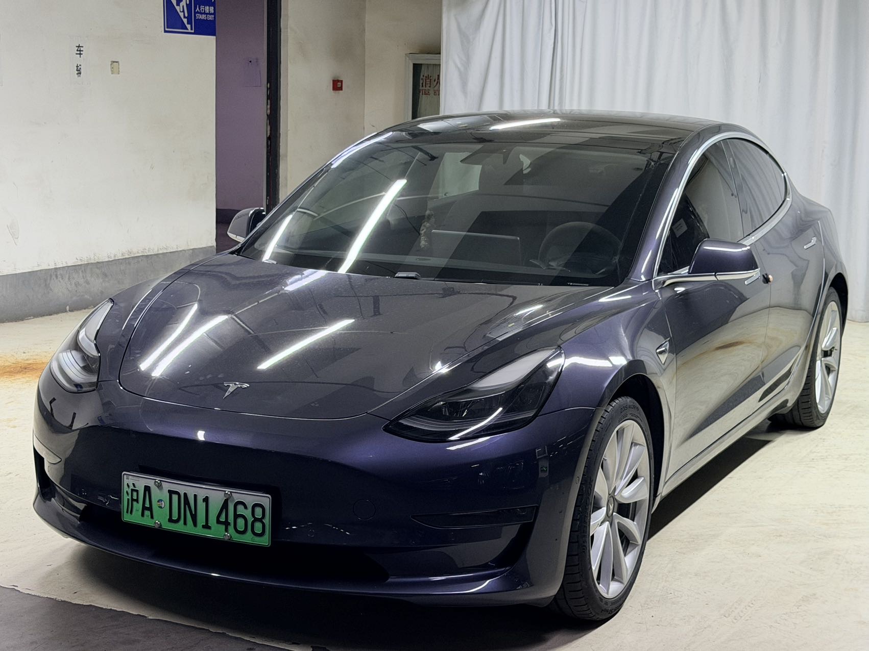 Tesla Model 3 2020 car image 