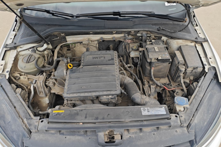 Volkswagen Golf 2019 car image #22