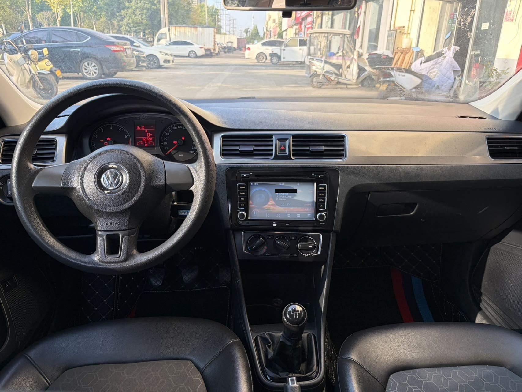 Volkswagen Santana 2015 car image #6