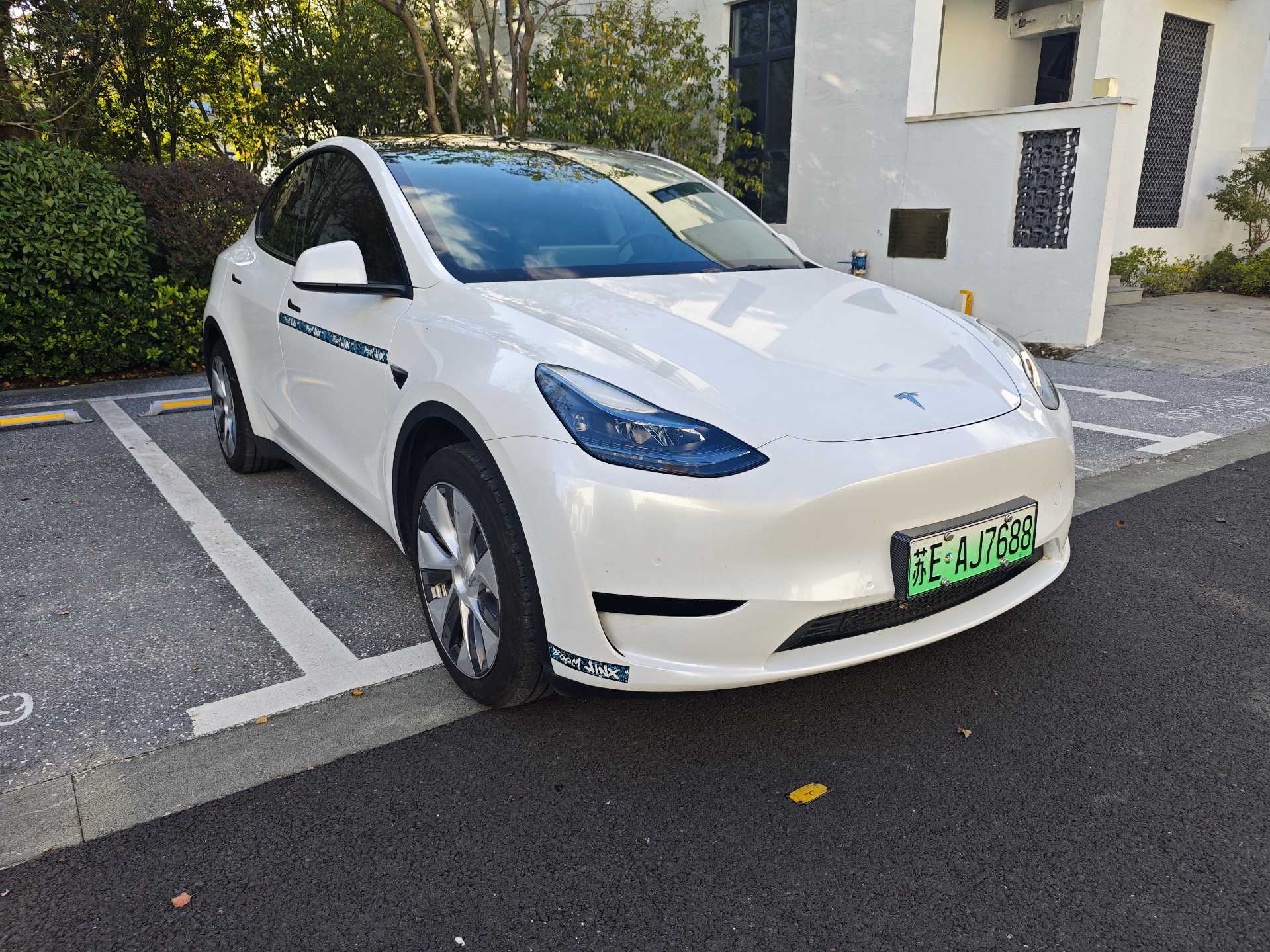 Tesla Model Y 2023 imagem de carro #3