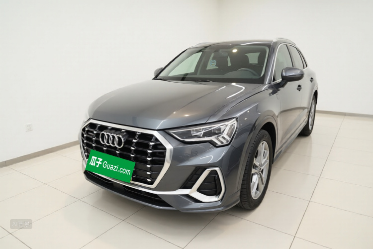 Audi Q3 2022 car image #2