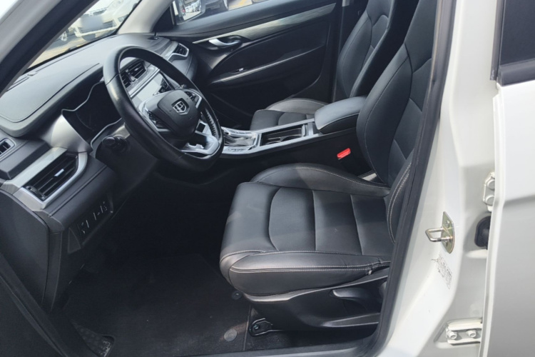 GEELY Emgrand 2019 car image #15