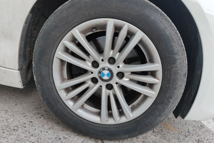 BMW 3 Series 2015 car image #9