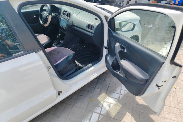 Volkswagen Polo 2018 car image #23