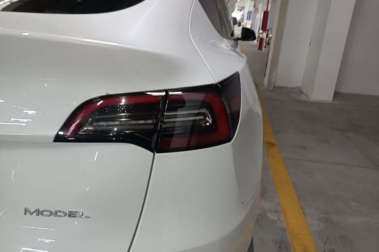 Tesla Model Y 2023 #8 Tesla Model Y 2023 car image #8