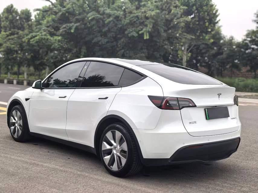 Tesla Model Y 2021 #4 Tesla Model Y 2021 car image #4