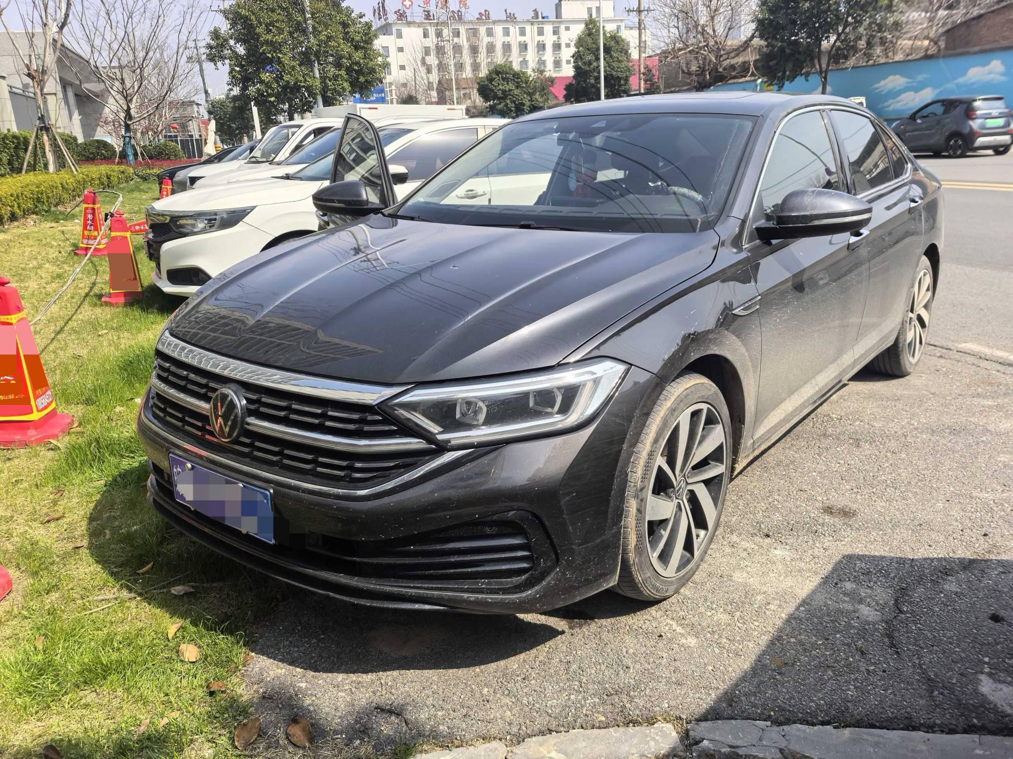 Volkswagen Sagitar 2023 صورة سيارة 