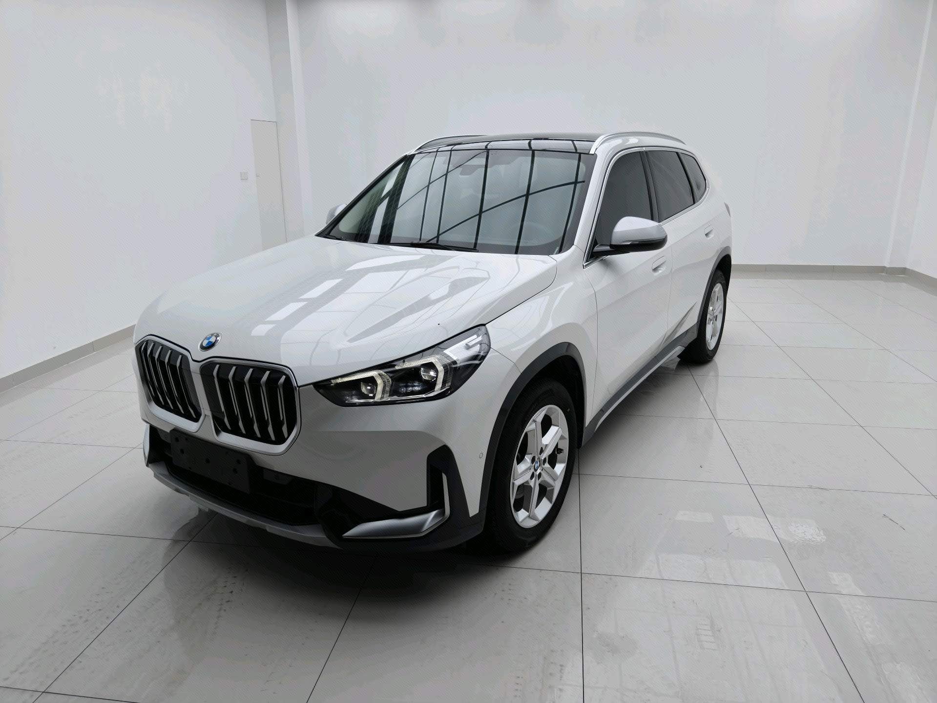 BMW X1 2023 car image 