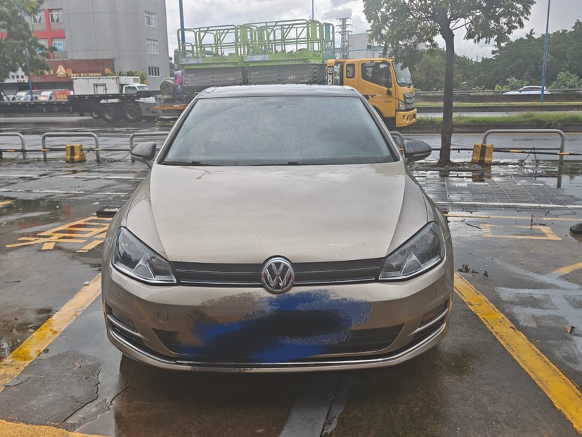 Volkswagen Golf 2017 car image #2