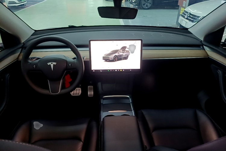Tesla Model Y 2022 immagine di auto #10