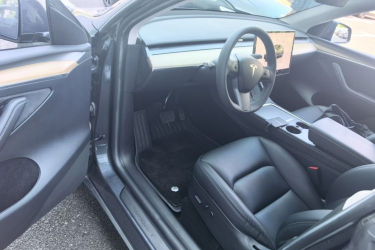 Tesla Model Y 2022 #18 Tesla Model Y 2022 car image #18