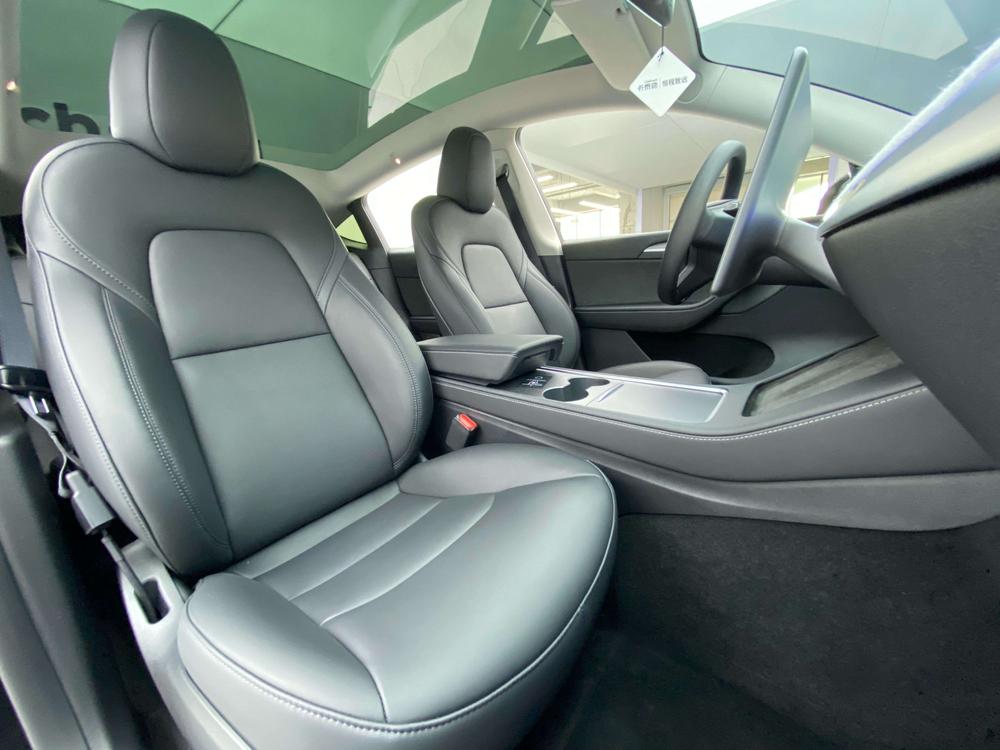 Tesla Model Y 2024 car image #27