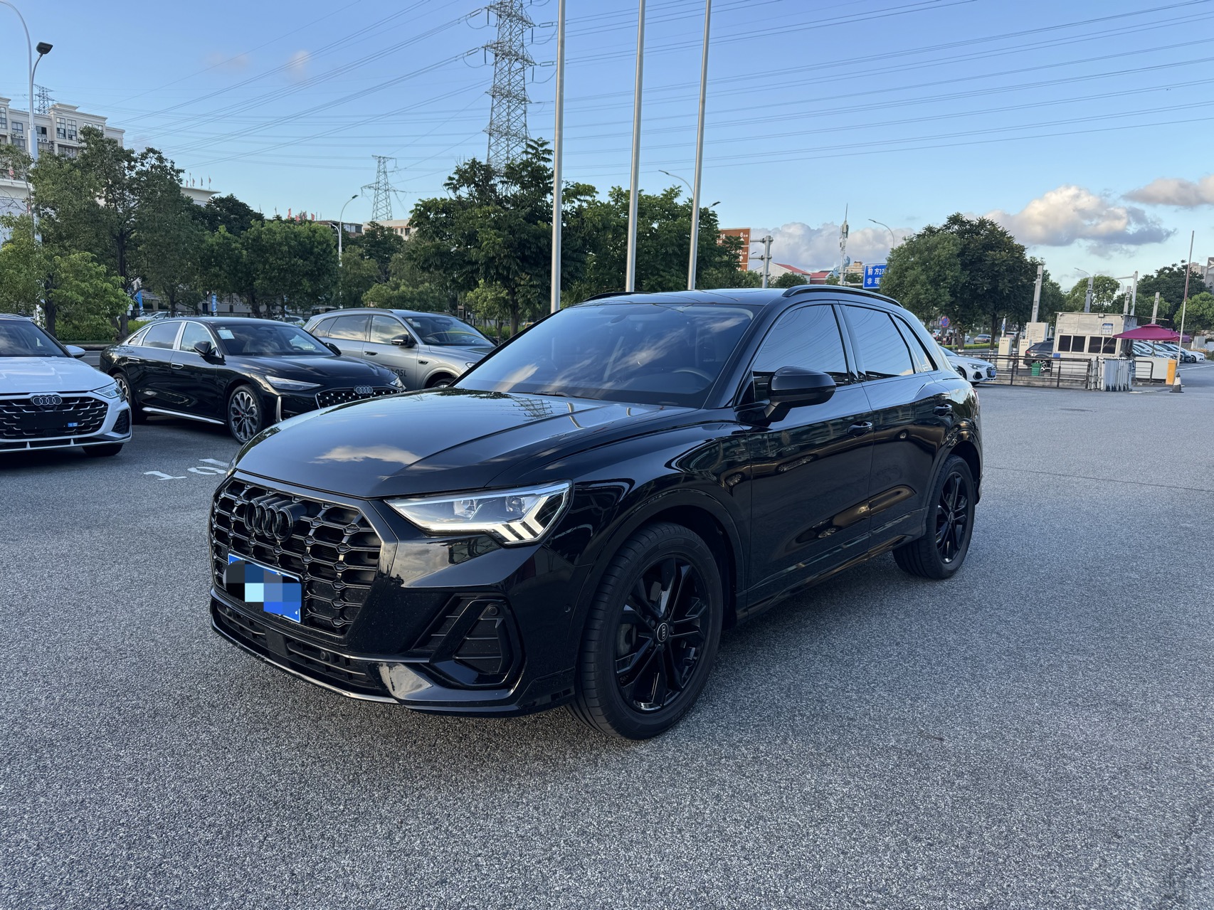 Audi Q3 2023 Audi Q3 2023 car image