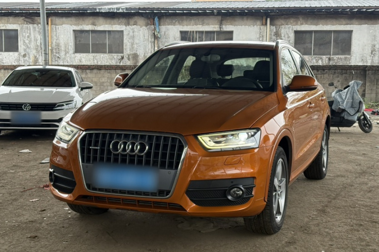 Audi Q3 2016 car image #2
