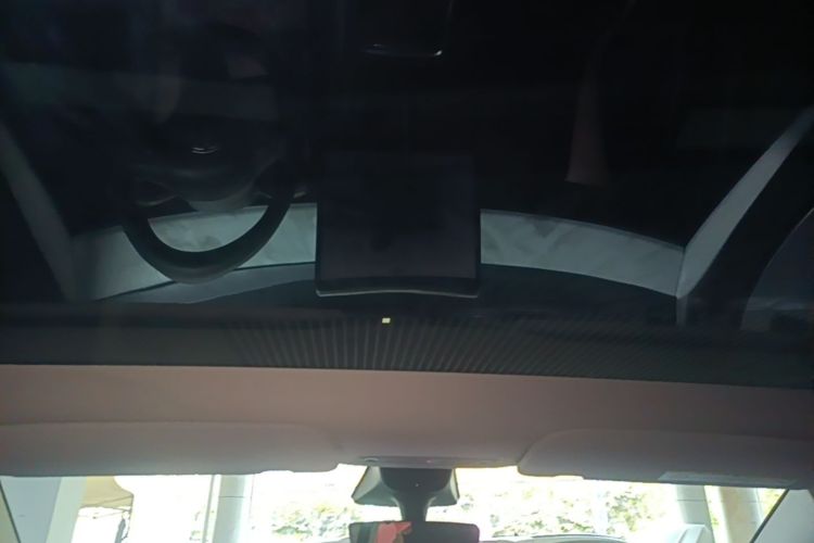 Tesla Model Y 2022 #20 Tesla Model Y 2022 car image #20