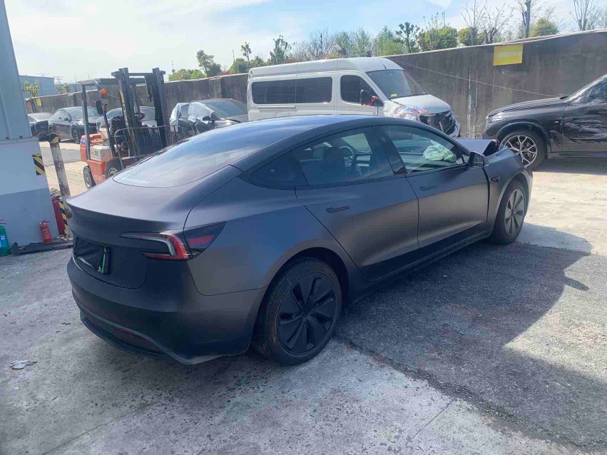 Tesla Model 3 2025 car image #13