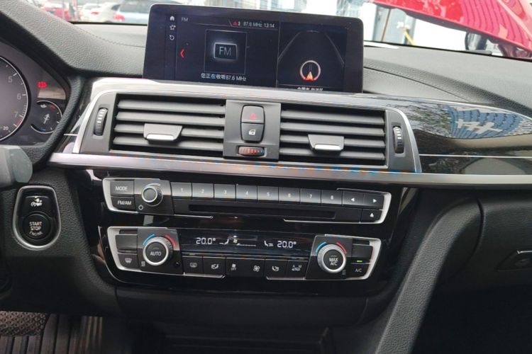 BMW 3 Series 2018 #13 BMW 3 Series 2018 car image #13