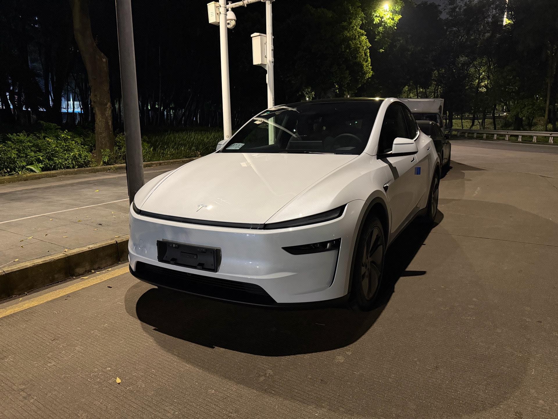 Tesla Model Y 2026 car image 