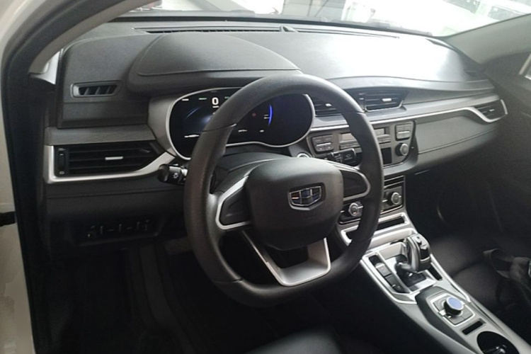 GEELY Emgrand New Energy 2019 #11 GEELY Emgrand New Energy 2019 car image #11