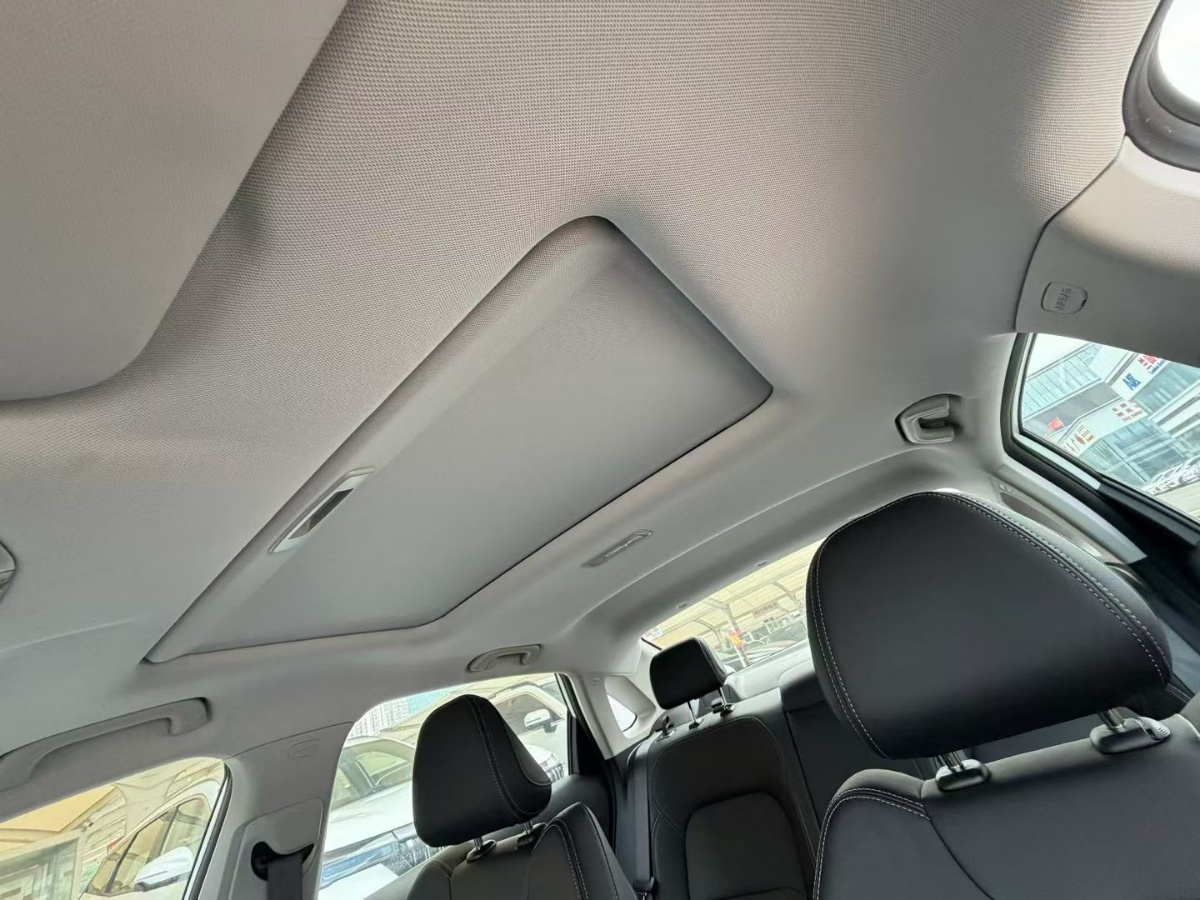 GEELY Emgrand 2025 car image #7