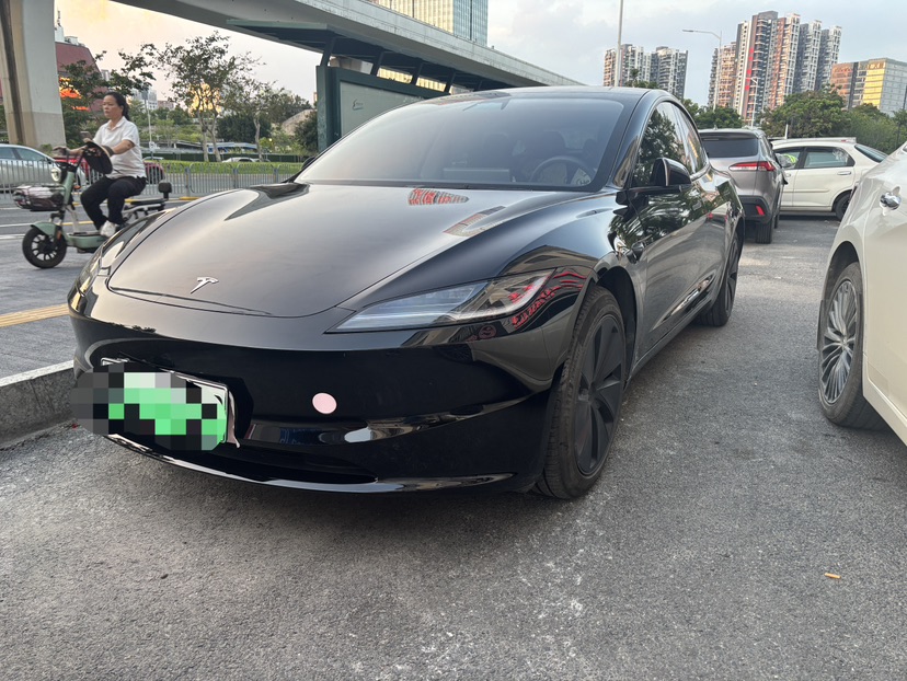 Tesla Model 3 2024 Tesla Model 3 2024 immagine di auto