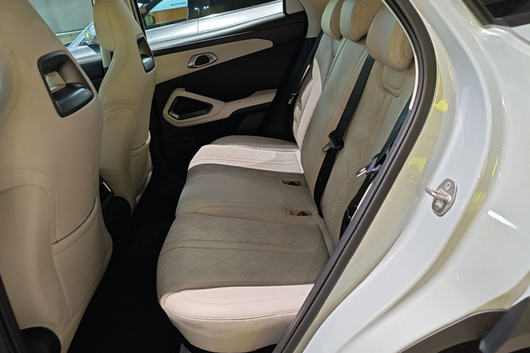 BYD YuanUP 2025 #13 BYD YuanUP 2025 car image #13