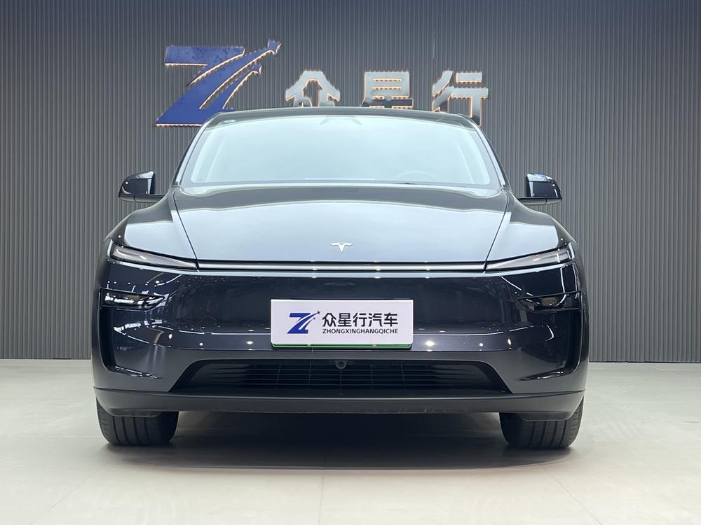 Tesla Model Y 2025 #2 Tesla Model Y 2025 car image #2