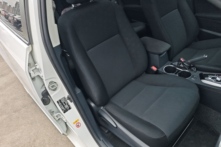 Toyota Corolla 2018 #24 Toyota Corolla 2018 car image #24