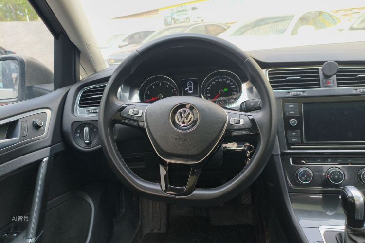 Volkswagen Golf 2019 изображение автомобиля #12