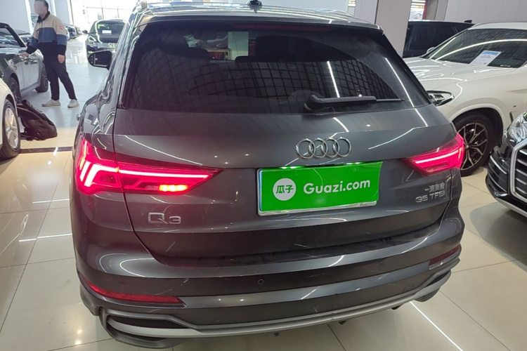 Audi Q3 2021 car image #6
