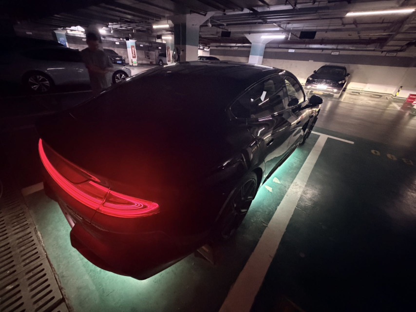 MI SU7 Ultra 2025 car image #2