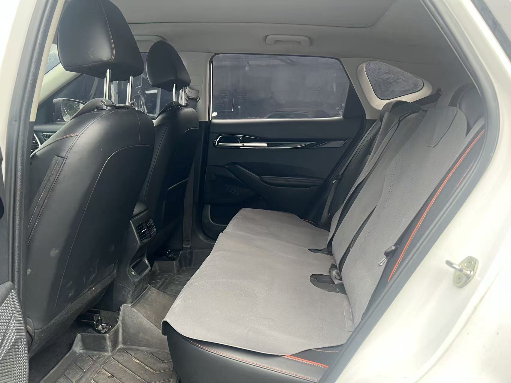 Kia Seltos 2023 car image #8