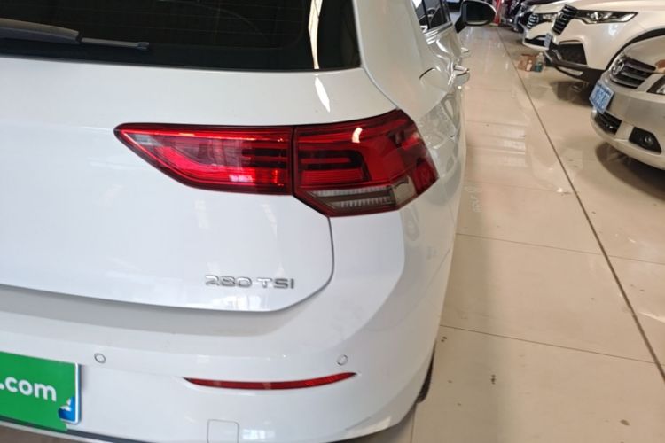 Volkswagen Golf 2022 car image #8