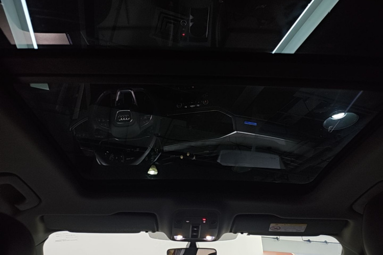 Audi Q3 2024 car image #20