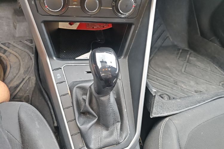 Volkswagen Polo 2023 car image #14