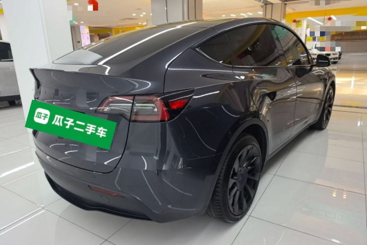 Tesla Model Y 2024 #7 Tesla Model Y 2024 car image #7