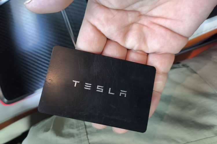 Tesla Model Y 2022 car image #9