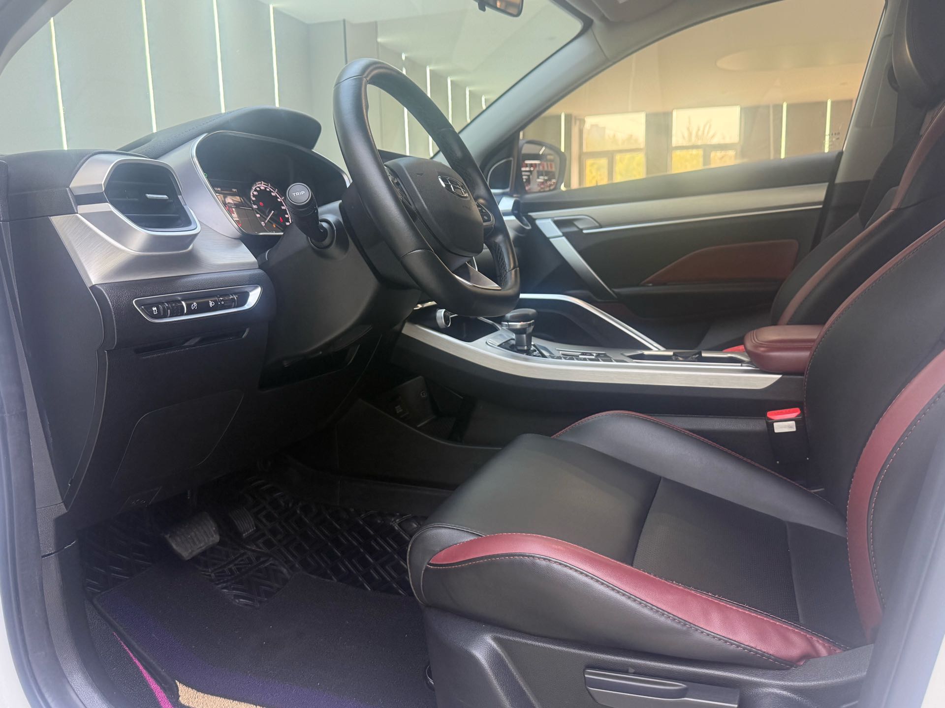 GEELY Coolray 2023 car image #4