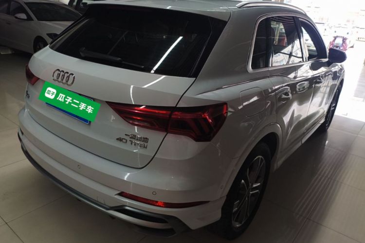 Audi Q3 2022 car image #7