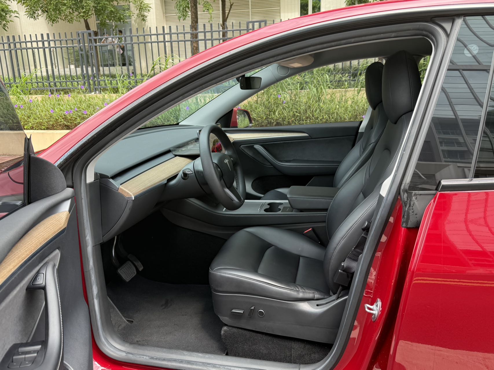 Tesla Model Y 2022 immagine di auto #7
