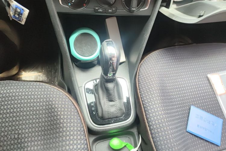 Volkswagen Polo 2018 car image #16