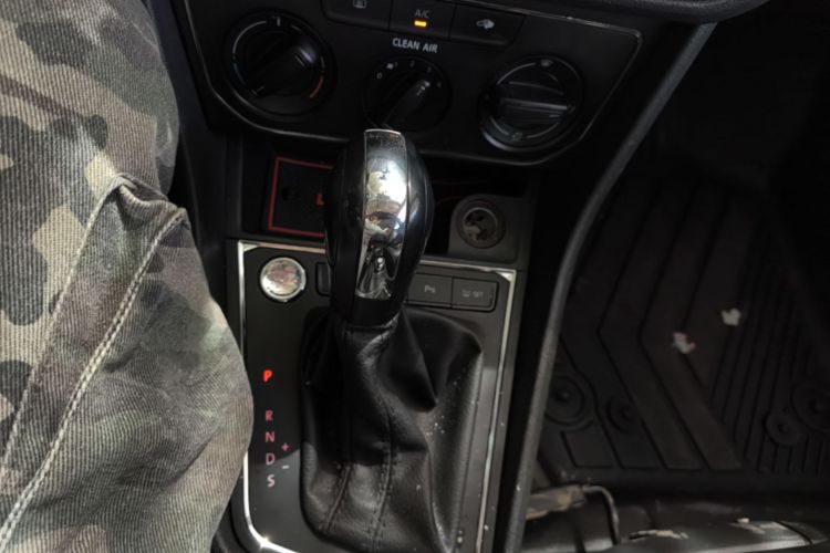 Volkswagen Lavida 2019 car image #16