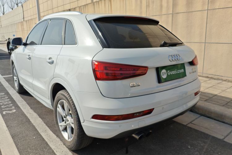 Audi Q3 2018 car image #7