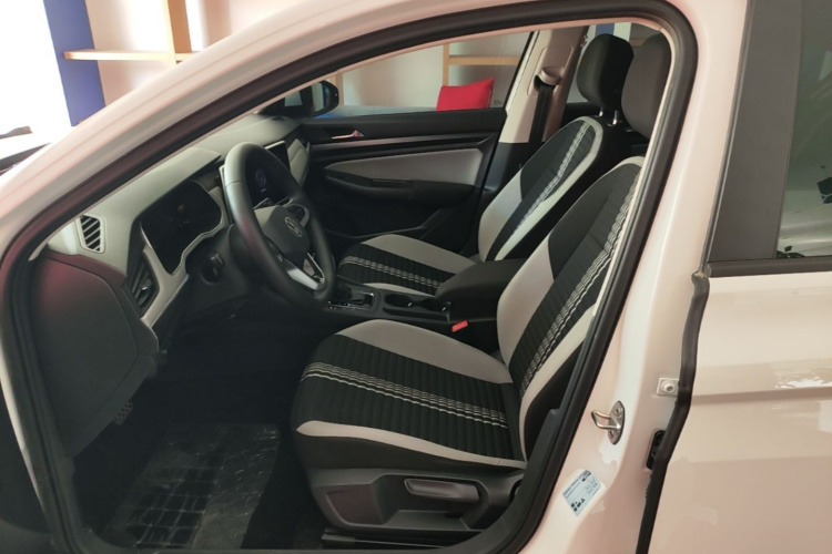 Volkswagen Bora 2024 car image #15